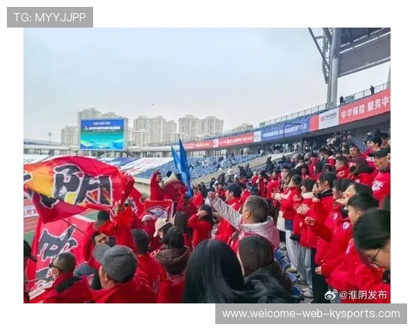 球迷们的热情支持,点燃赛场激情!,足球热情 球迷们的热情支持,点燃赛场激情!,足球热情