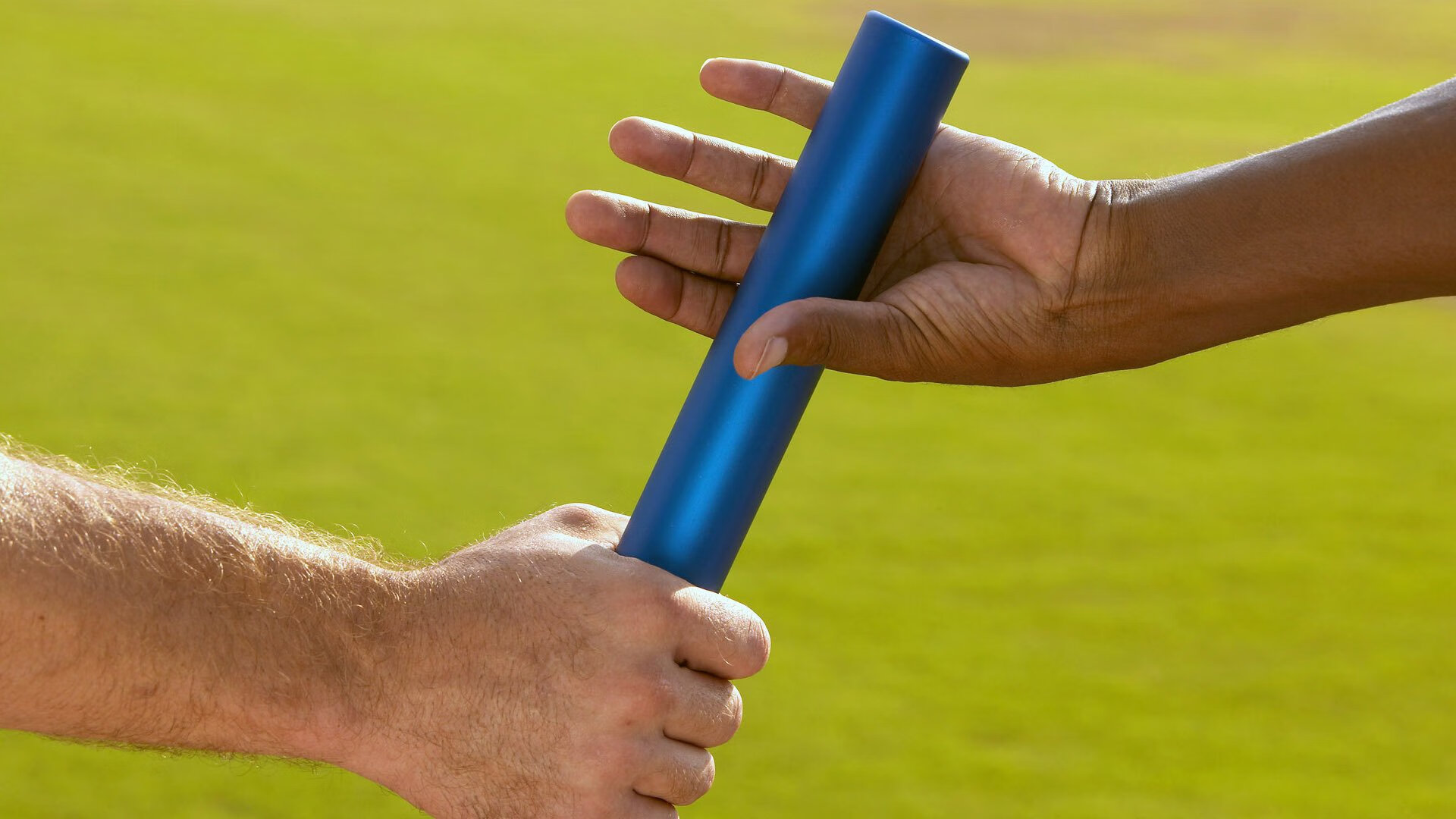 篮球少年在赛场上书写青春篇章，篮球.少年