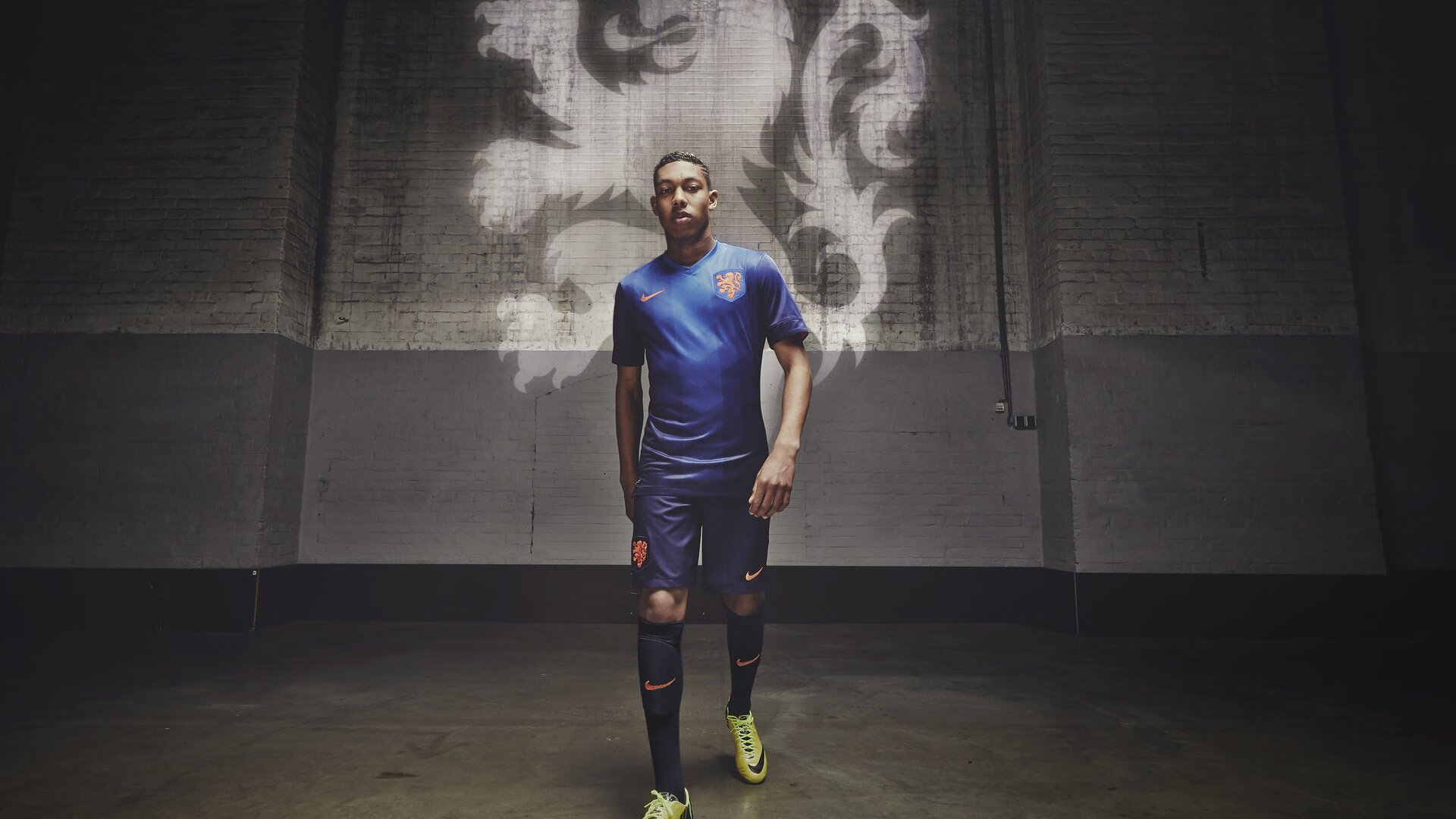 开云·体育官网APP下载-C罗击中横梁错失绝杀机会，c罗打比赛